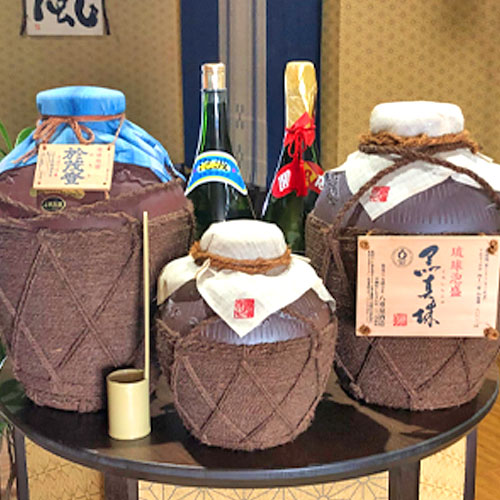 甕貯蔵熟成の泡盛古酒